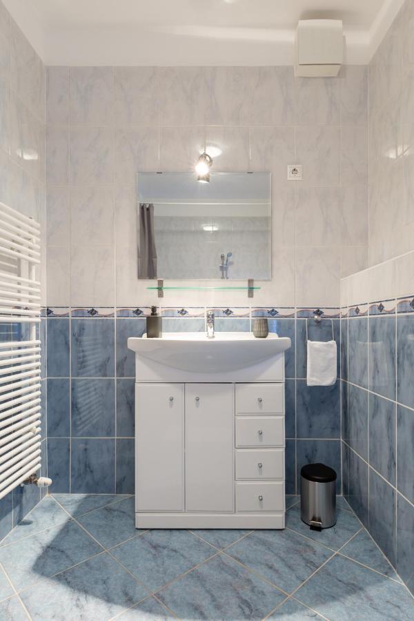 Super Central, 2-Bedroom Apartment With Terrace Будапеща Екстериор снимка